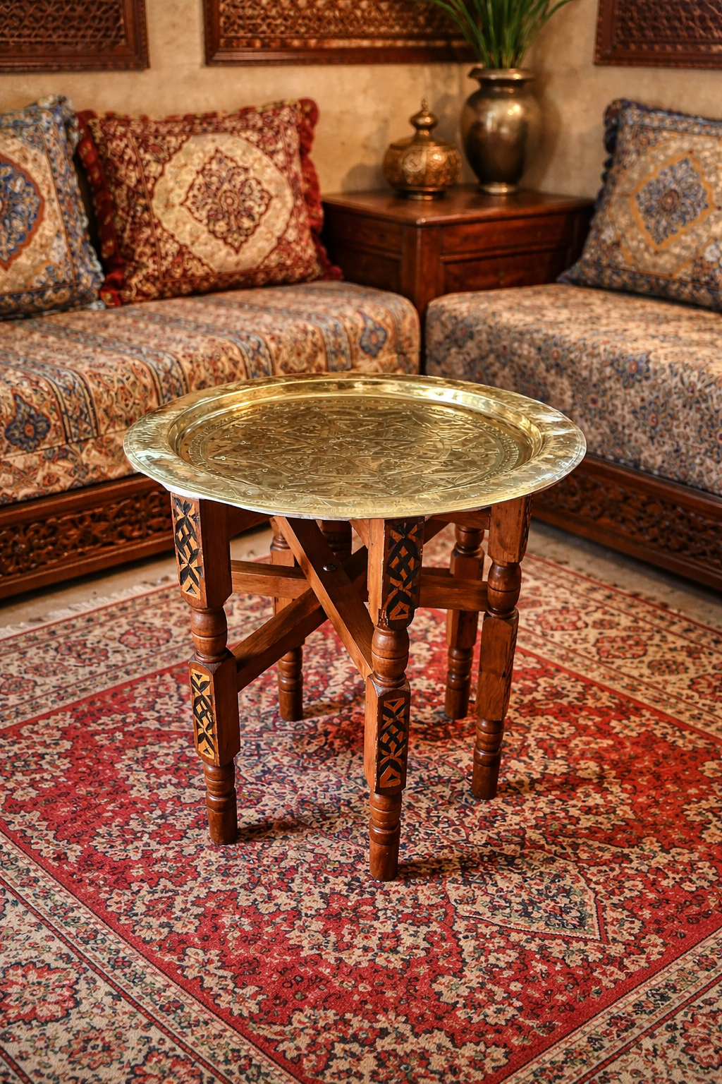 Table d’appoint orientale en laiton et bois de cèdre fabrication artisanale fait main